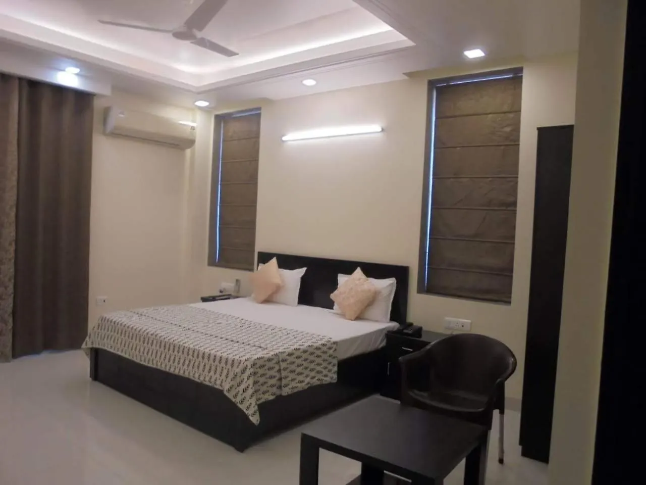 De Cliff Inn Gurgaon